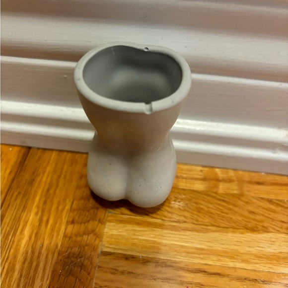 Woman’s Body Mini Vase (free with another purchase!) - Picture 4 of 5